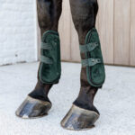 Kentucky Horsewear - Guêtres Ouvertes Bamboo Élastique Velvet Vert Sapin – Image 2