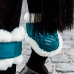 Kentucky Horsewear - Protège Boulets Young Horses Sheepskin Emeraude – Image 3