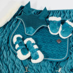 Kentucky Horsewear - Protège Boulets Young Horses Velvet Sheepskin Emeraude – Image 2