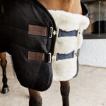 Kentucky Horsewear - Protège Poitrail Extension De Mouton 2 Fermetures Blanc – Image 2