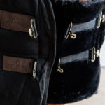 Kentucky Horsewear - Protège Poitrail Extension De Mouton 2 Fermetures Noir – Image 4