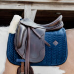 Kentucky Horsewear - Tapis De Dressage Skin Friendly Velvet Marine – Image 2