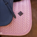 Kentucky Horsewear - Tapis De Dressage Velvet Mini Pearls Vieux Rose – Image 3