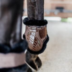 Kentucky Horsewear - Protège Boulets Young Horses Sheepskin Marron / Noir – Image 2